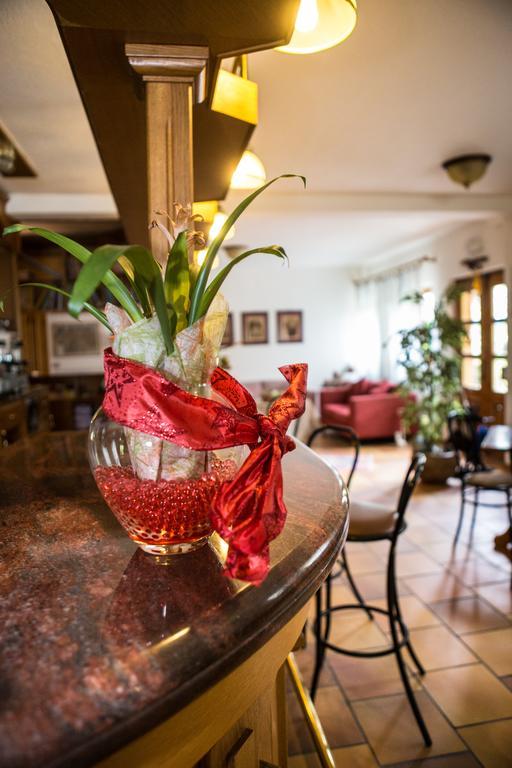 Hotel Petit Foyer Pollein Eksteriør billede